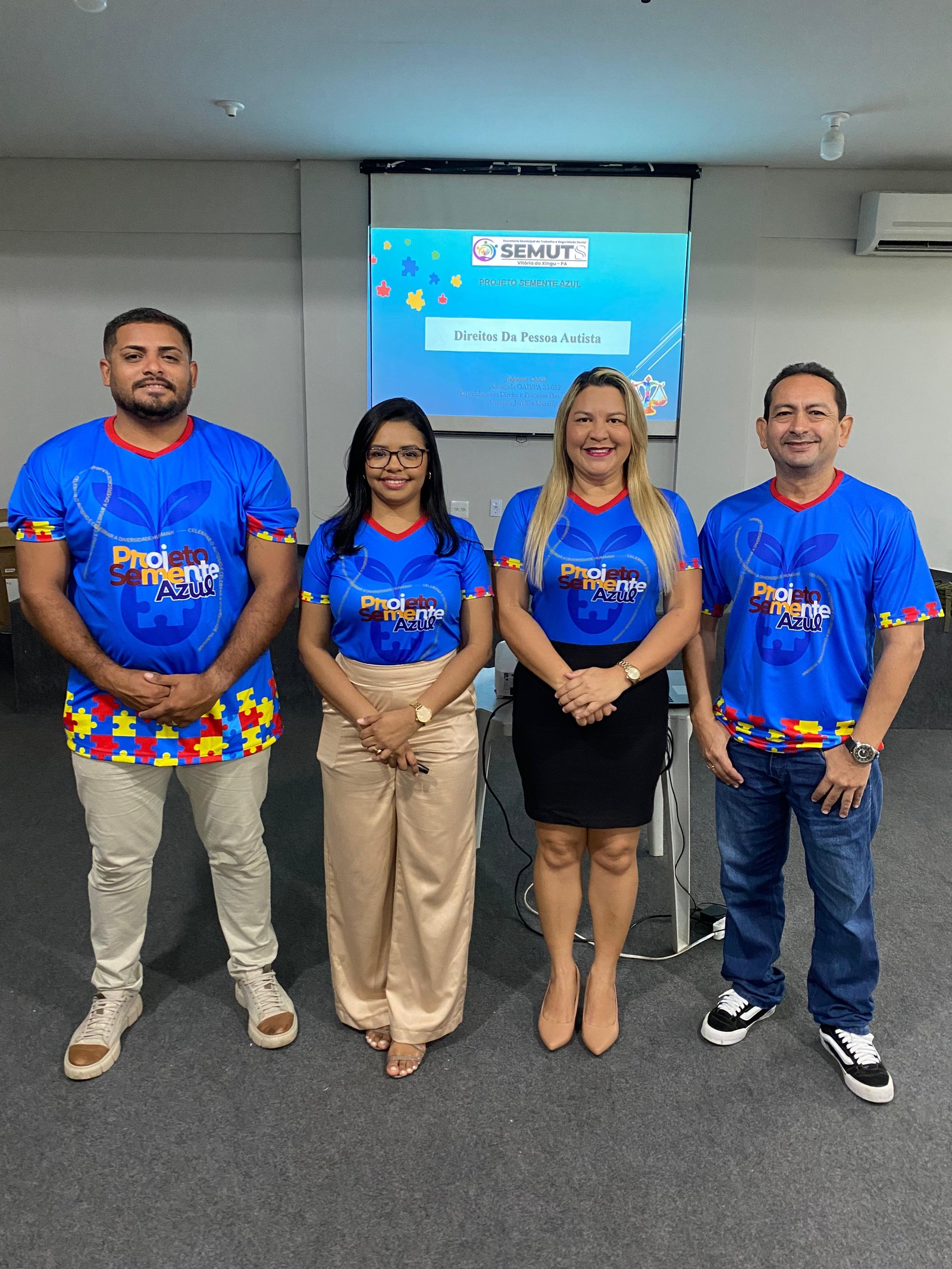 Foto de atividade inclusiva com crianças brincando